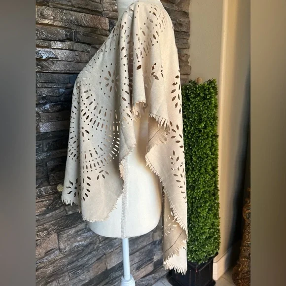 Choies Cream Crochet Accent Decor - Picture 4 of 9